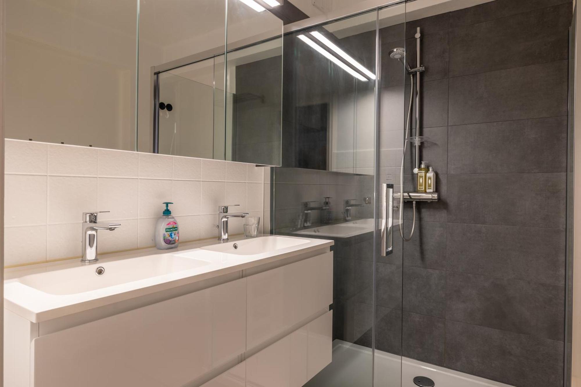 Weloveoostende - Newly Renovated Large Apartment 150M From The Beach - Including Bed Sheets And Final Clea-Ning מראה חיצוני תמונה