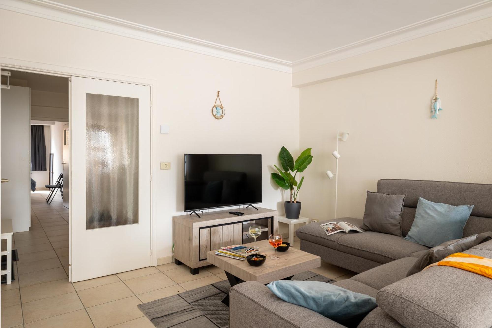 Weloveoostende - Newly Renovated Large Apartment 150M From The Beach - Including Bed Sheets And Final Clea-Ning מראה חיצוני תמונה